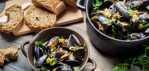 Fresh mussels prepared at home