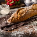 Le poids d’une baguette traditionnelle expliqué : tout ce que vous devez savoir