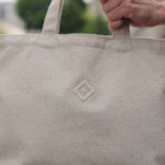 Pourquoi le marquage logo sur sac cabas renforce votre image de marque