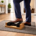 Pourquoi utiliser un décrotte-chaussure pour préserver vos sols et cuirs ?