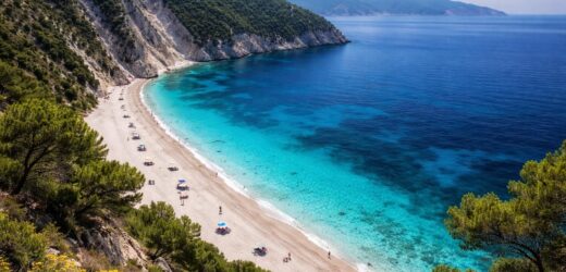 explorez la plage myrtos à céphalonie, un joyau naturel réputé pour ses eaux turquoise et ses paysages à couper le souffle. parfaite pour les amoureux de la nature et les adeptes de détente.